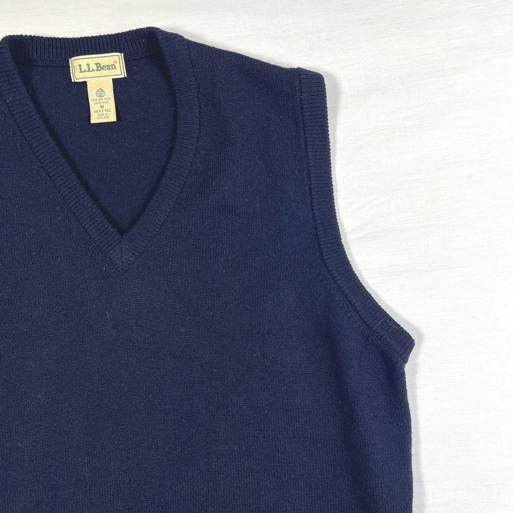 LL Bean Lambswool V Neck Vest Mens Medium Navy Made in Scotland Preppy Vintage